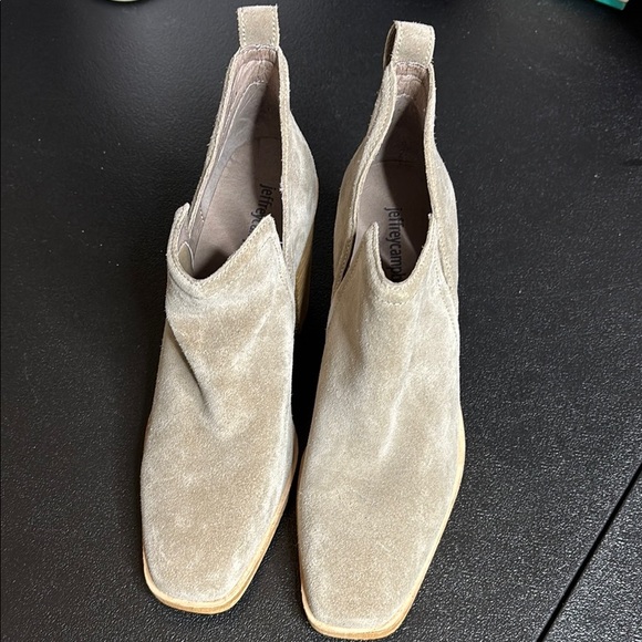 Jeffrey Campbell Women's Rosee Bootie Taupe Suede Pull On Ankle Boot Size 8 1/2​ - Picture 3 of 12